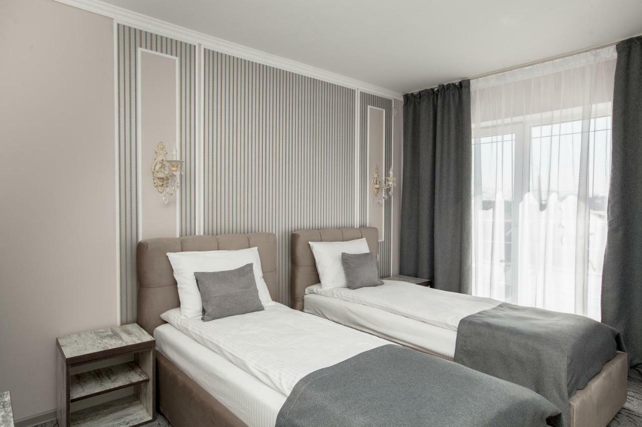 Mon Ami Hotel Ivano-Frankivsk Luaran gambar