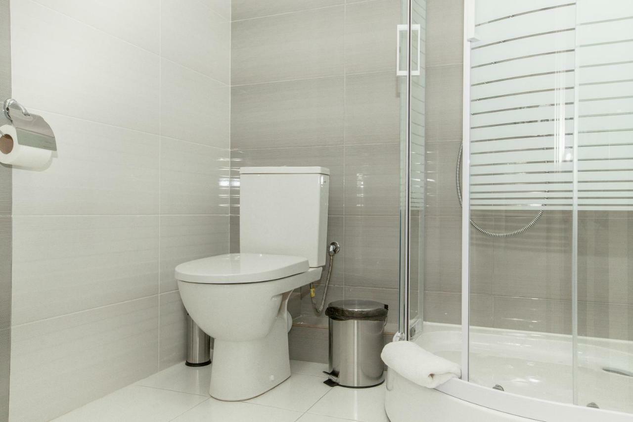 Mon Ami Hotel Ivano-Frankivsk Luaran gambar