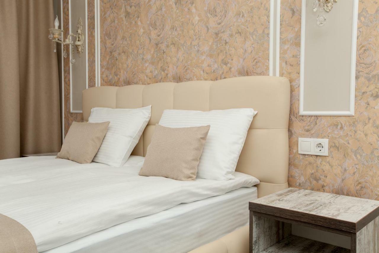 Mon Ami Hotel Ivano-Frankivsk Luaran gambar