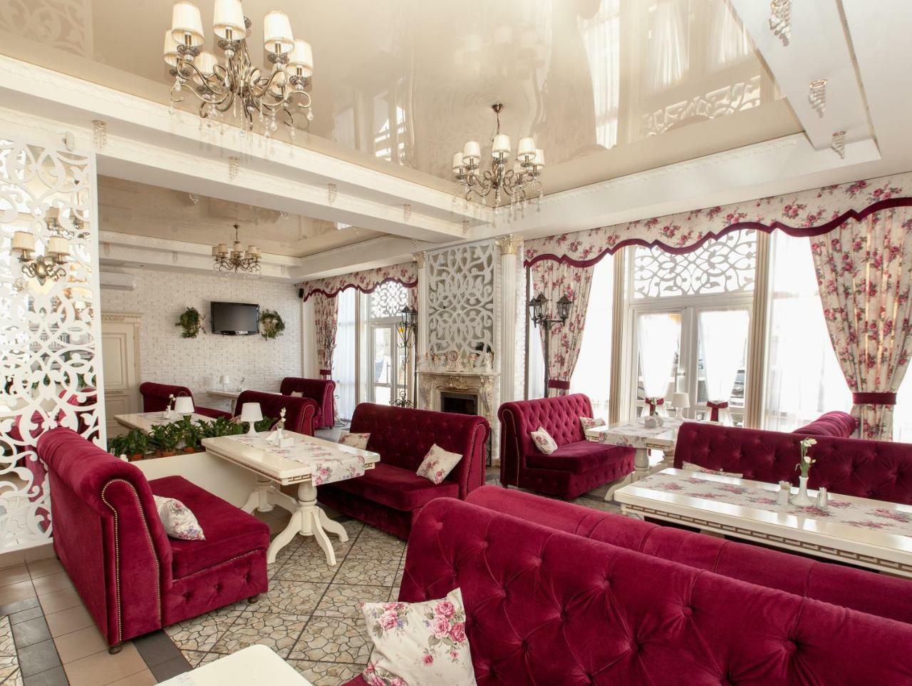 Mon Ami Hotel Ivano-Frankivsk Luaran gambar