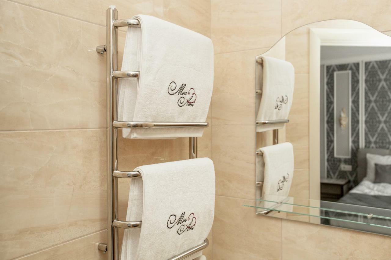 Mon Ami Hotel Ivano-Frankivsk Luaran gambar
