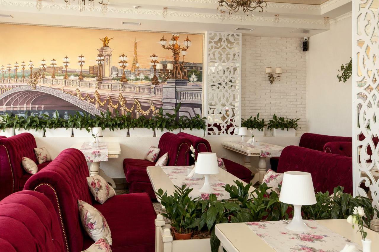 Mon Ami Hotel Ivano-Frankivsk Luaran gambar