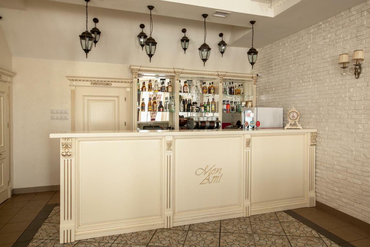 Mon Ami Hotel Ivano-Frankivsk Luaran gambar